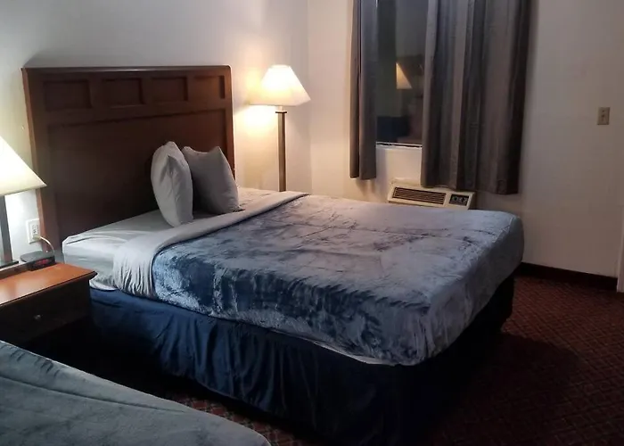 Hotel 2 Queen Beds Hotel Room 222 Wi-Fi Hot Tub Booking