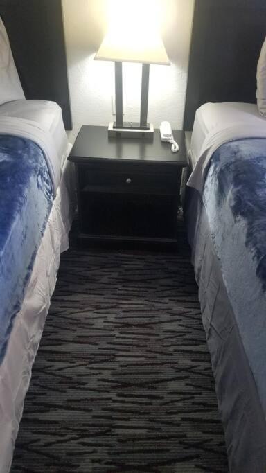 2 Queen Beds 222 Wi-fi Hot Tub Appartement
