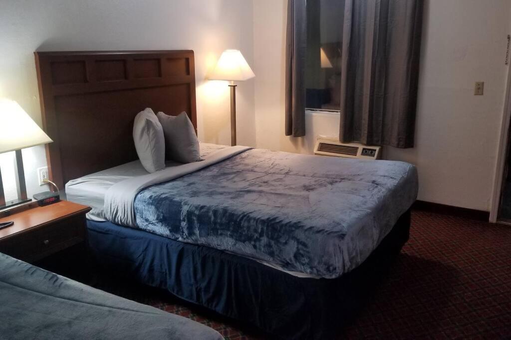 2 Queen Beds 222 Wi-fi Hot Tub Stillwater